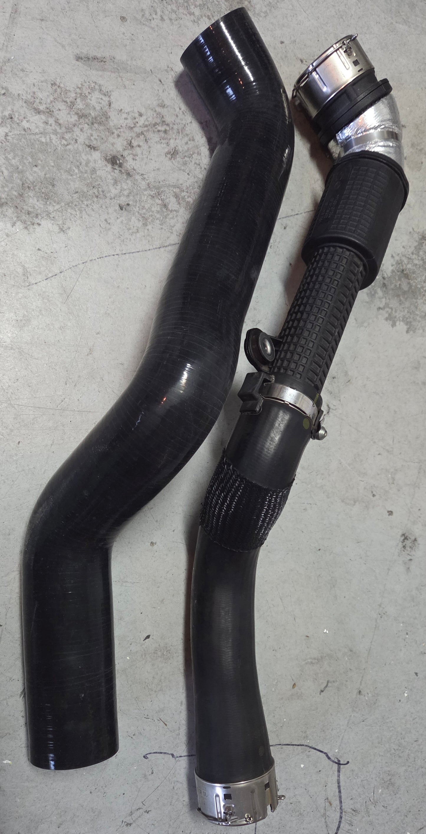 Hyundai Santa Cruz upper intercooler pipe