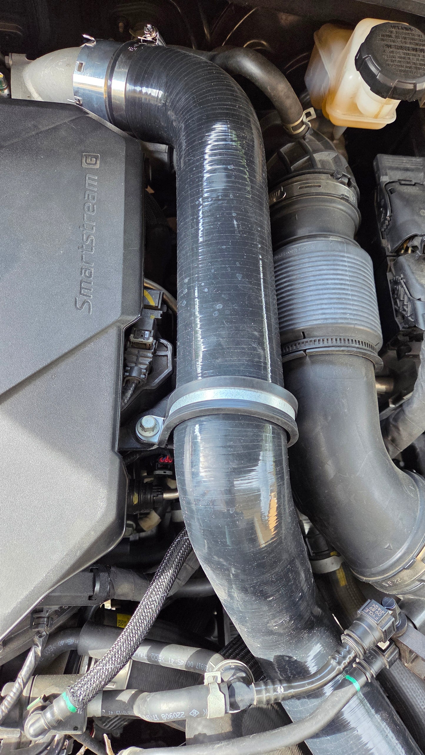 Hyundai Santa Cruz upper intercooler pipe